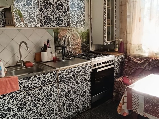 Продам 5 кімнатну квартиру Л/Б 3 мікрор.