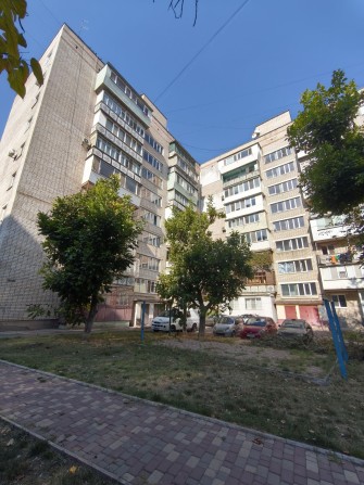 Продам 1к. квартиру с нишей -"Чешка"с Большой кладовкой на этаже! - фото 1