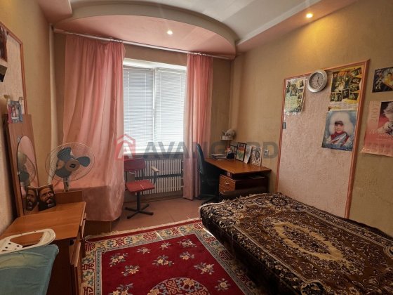 3-кімнатна з холом, ремонт, Лівий берег Каменское