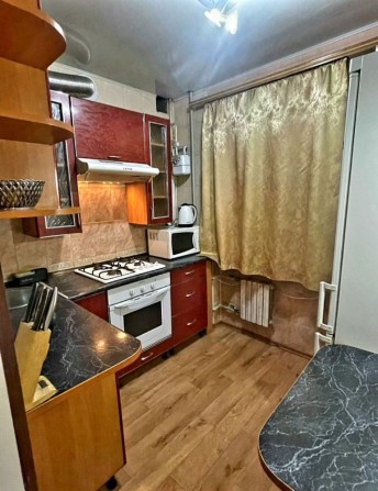 Продам 2 х комнатную квартиру в Центре города - фото 1