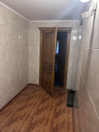 2-х кімнатна квартира,64 м.кв.від власника(1-й поверх з підвалом) - фото 1