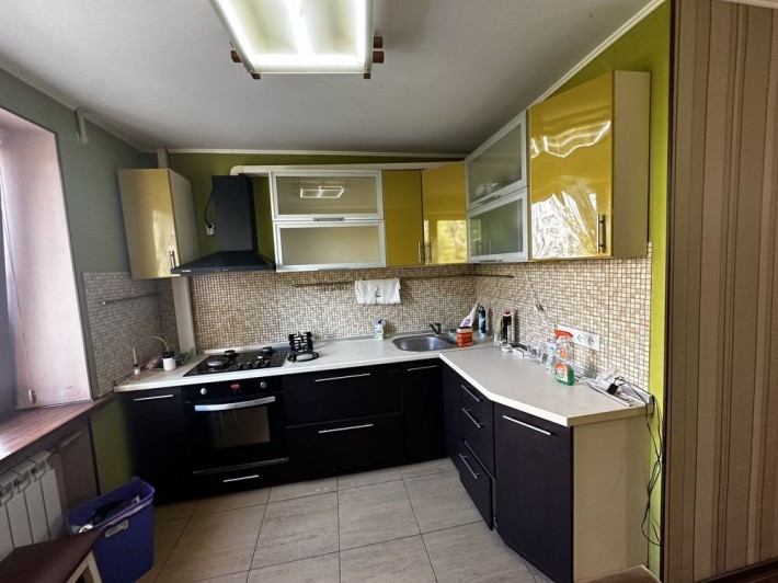 Продаж 2 кімнатноі квартири з косметичним ремонтом - фото 1