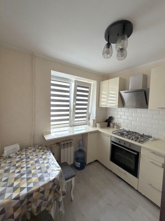Продам 2к.квартиру ремонт Черноморск - фото 1