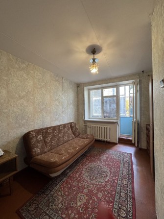 Ексклюзив! Продам 1-кімнатну гостинку, вул. Олександрійська, 2 поверх. - фото 1