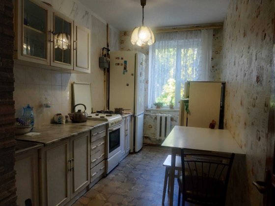 Продам 3к в 9ти   район большой Таврии