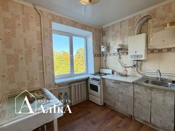 Продам 2-кімнатну квартиру Каменец-Подольский