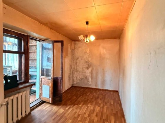 Продам недорого 2 комнатную квартиру на Александрийской