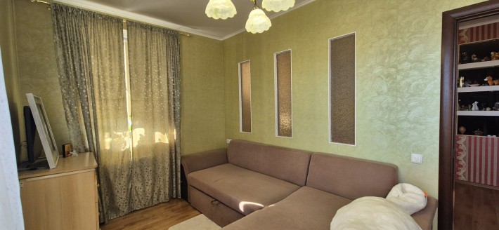 Продам 2-х кімнатну квартиру у Чорноморську, з меблями та технікою - фото 1