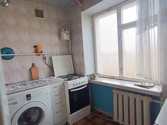 Продається 3-ох кімнатна хрущовка поруч з центром