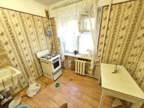 продам 3к.квартиру улица Спортивная  низкий этаж