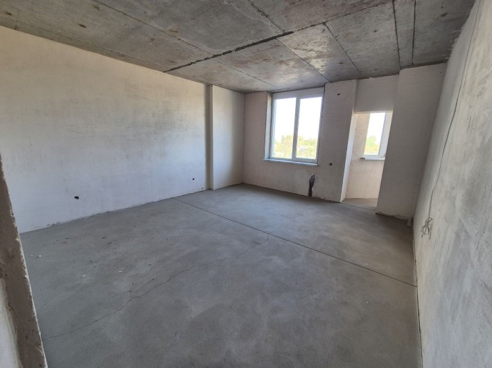 Велика 2-кімнатна квартира в Чорноморську — лише 481 $ за м² - фото 1