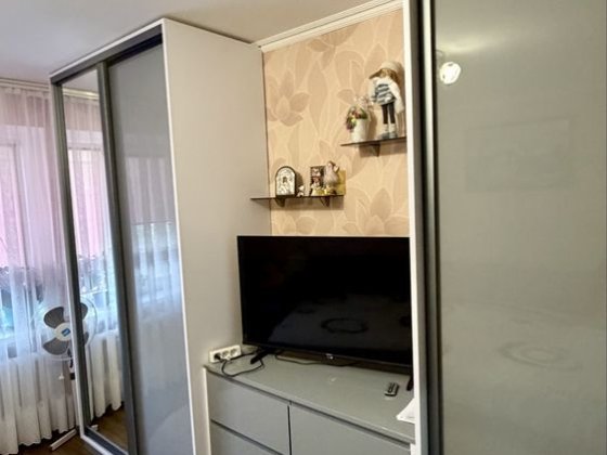 Продам класну 2к квартиру в топ локації