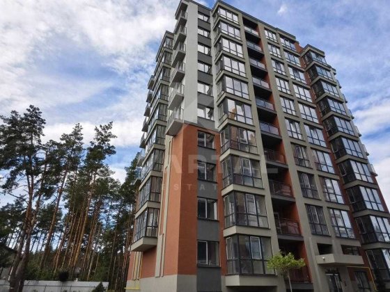 В продажі простора 2к квартира з чудовим видом на ліс! Гостомель