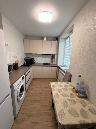 Продам 1 комнатную квартиру со свежим ремонтом низкий этаж - фото 1