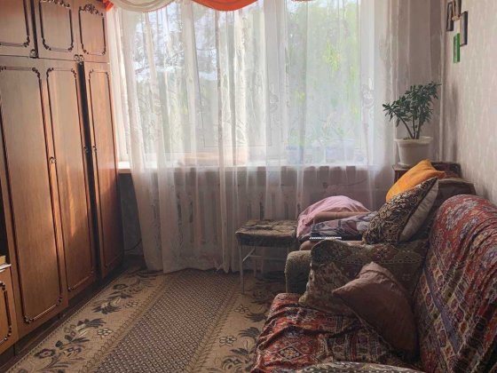 Продаю двокімнатну квартиру на 3му поверсі (Військове містечко) Коростень