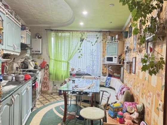 Продам 3-х кімнатну квартиру Коростень