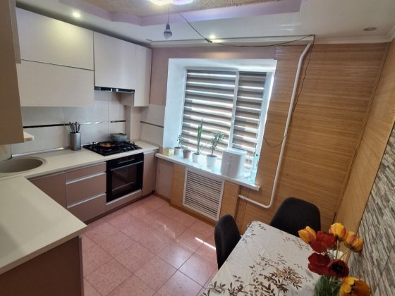 Продам квартиру в центрі міста