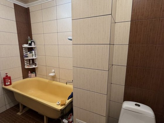 Продам 3- х кім. кв з автономним опаленням на 6-му районі. Лозовая