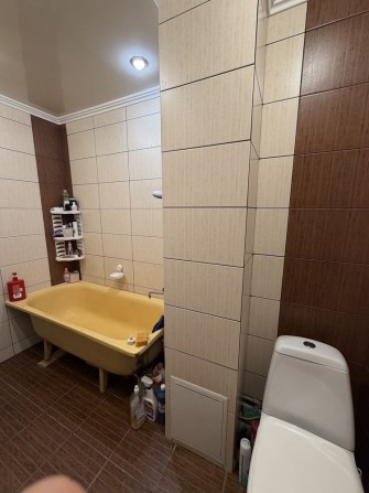 Продам 3- х кім. кв з автономним опаленням на 6-му районі. - фото 1