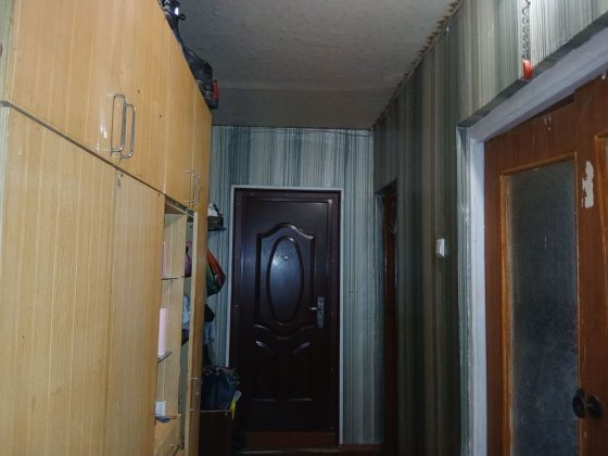 Продам 2х комн квартиру Лозова
