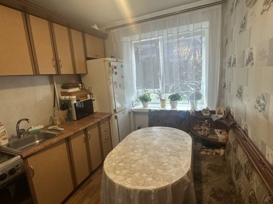 Продам 2-х кімнатну квартиру  в центрі м. Лозова Лозова
