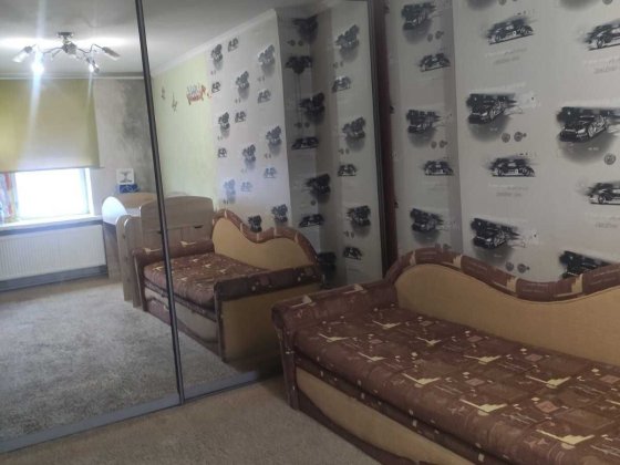 Продам двокімнатну квартиру у Мерефі.