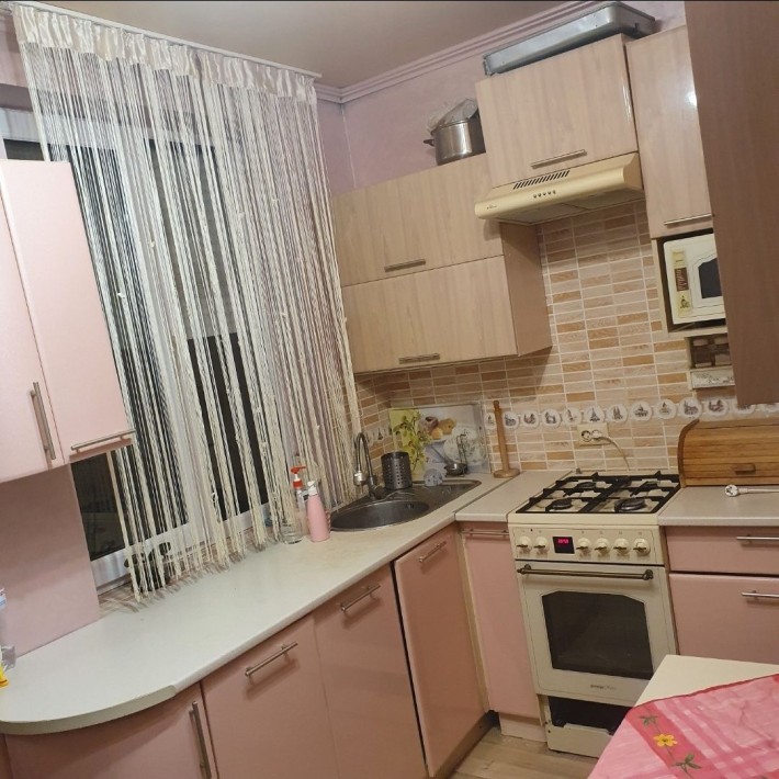 продається 2 кімнатна квартира в центрі Мукачева - фото 1
