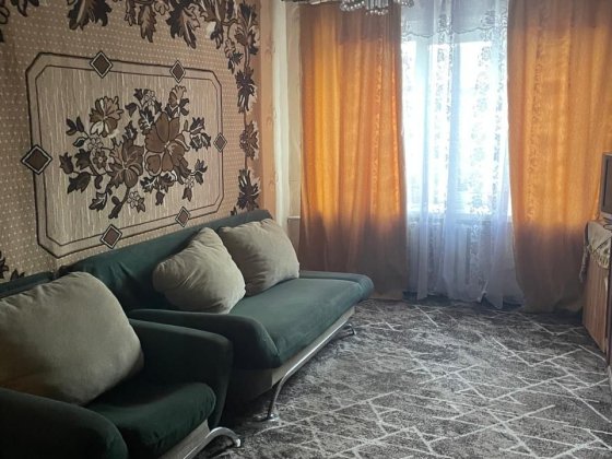 Продам хорошу двокімнатну квартиру з прекрасною локацією, біля Велмарта