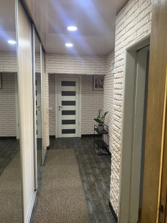 Продається трикімнатна каартира в районі росвигово! - фото 1