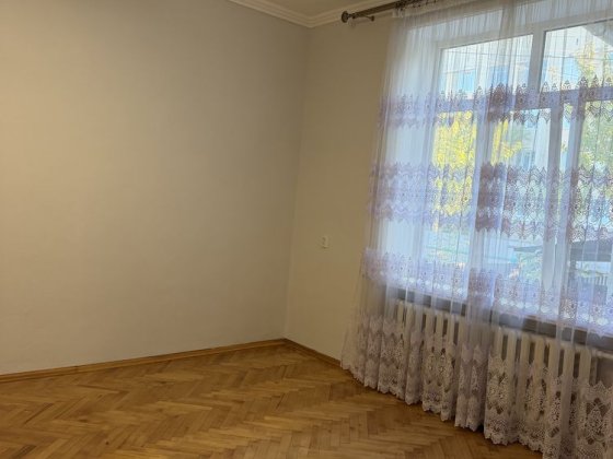 Продається двохкімнатна квартира