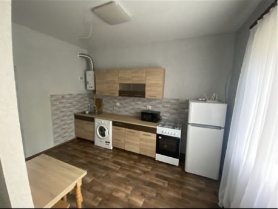 Продається велика однокімнатна квартира в цетральній яачтині міста з ремонтом меблями технікою готов