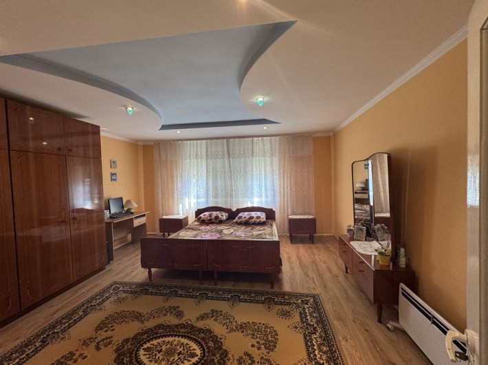 Продаж 3 кімнатноі великоі квартири - фото 1