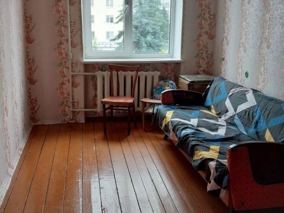 Продам двухкомнатную квартиру. Звягель