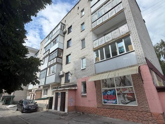 Продаж 2-кімнатної квартири в центральній частині міста! Звягель