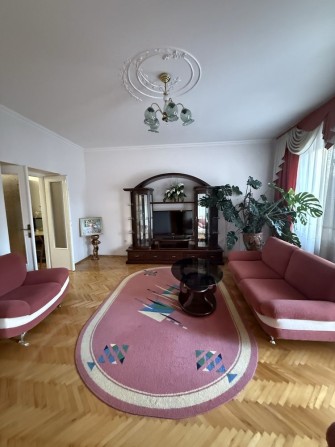 Продається велика 3 х кімнатна квартира в центрі міста - фото 1