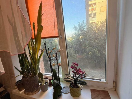 Продається затишна 2-кімнатна квартира яку можливо використовувати як 3-кімнатну! Обухов