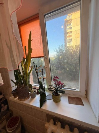 Продається затишна 2-кімнатна квартира яку можливо використовувати як 3-кімнатну! - фото 1