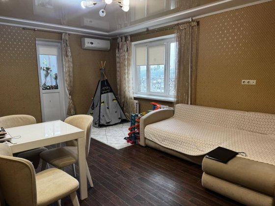 Продаж 3-х кімнатної квартири в м.Обухів по вул.Миру 13 Обухів