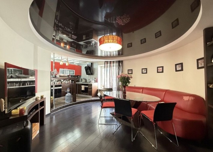 Продам 4х комнатную квартиру - фото 1