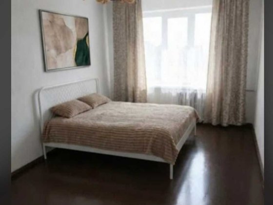 Велика світла 3 кімнатна квартира в гарному районі м.Ромни+ гараж+дача Ромни