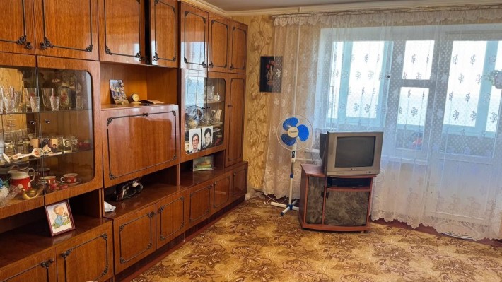 Продам 4- кімнатну квартиру - фото 1