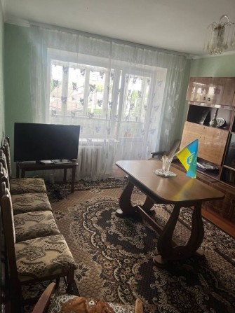 Продам трьохкімнатну квартиру - фото 1