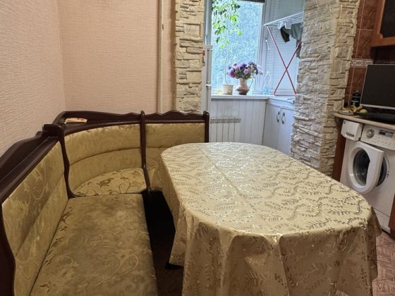 Продаж 1 кімнатноі квартири, всі меблі по побутова техніка залишаються Новая Украинка