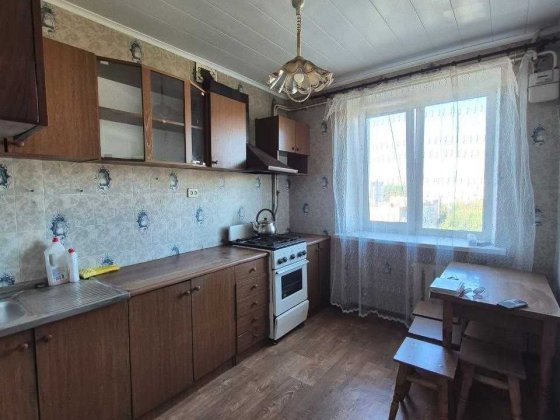 ПРОДАМ 3-кімнатну КВАРТИРУ В районІ 11-Ї ШКОЛИ Умань