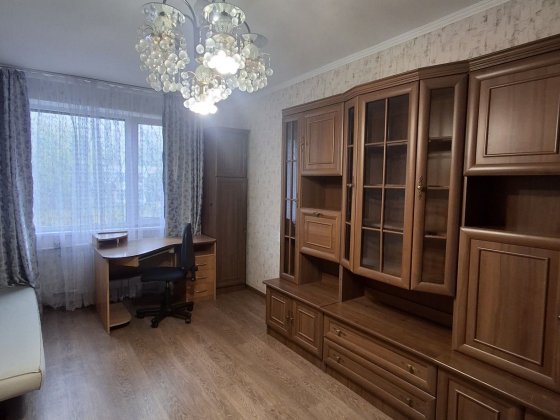 Продам 1этаж в Чугуеве 3х.ком кв. Чугуев
