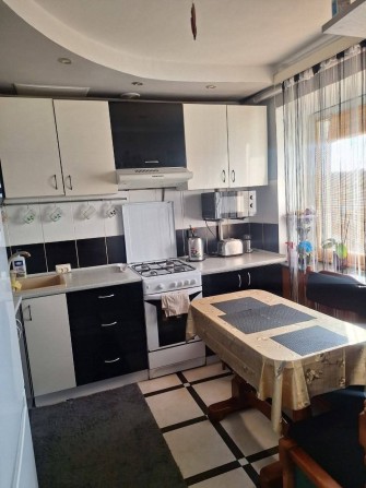 Продам трьох кімнатну квартиру - фото 1