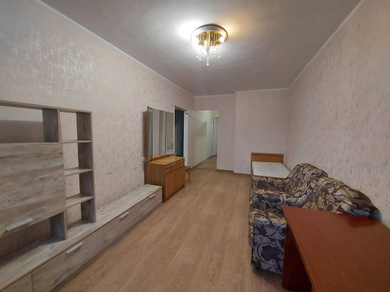 Продам в Чугуеве 3 комн. квартиру общ пл. 73,7 кв.м Чугуев