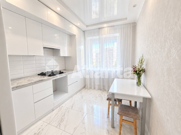 Продаж 2к квартири Новобудова АГВ середній поверх - фото 1