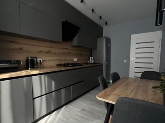 Продам 3 кімнатну квартиру з ремонтом та меблями Струмовка