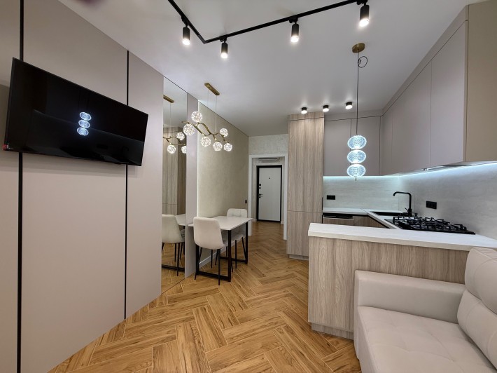 Продам 2к. квартиру ЖК Днепровская Брама Слобожанский - фото 1